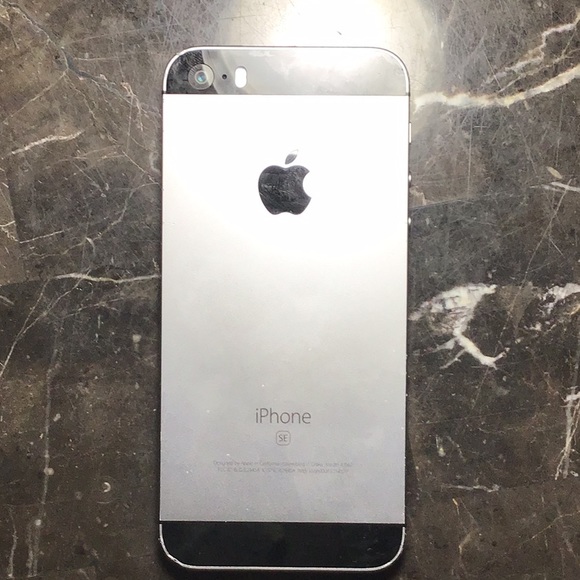 iPhone 5 SE - Picture 2 of 2